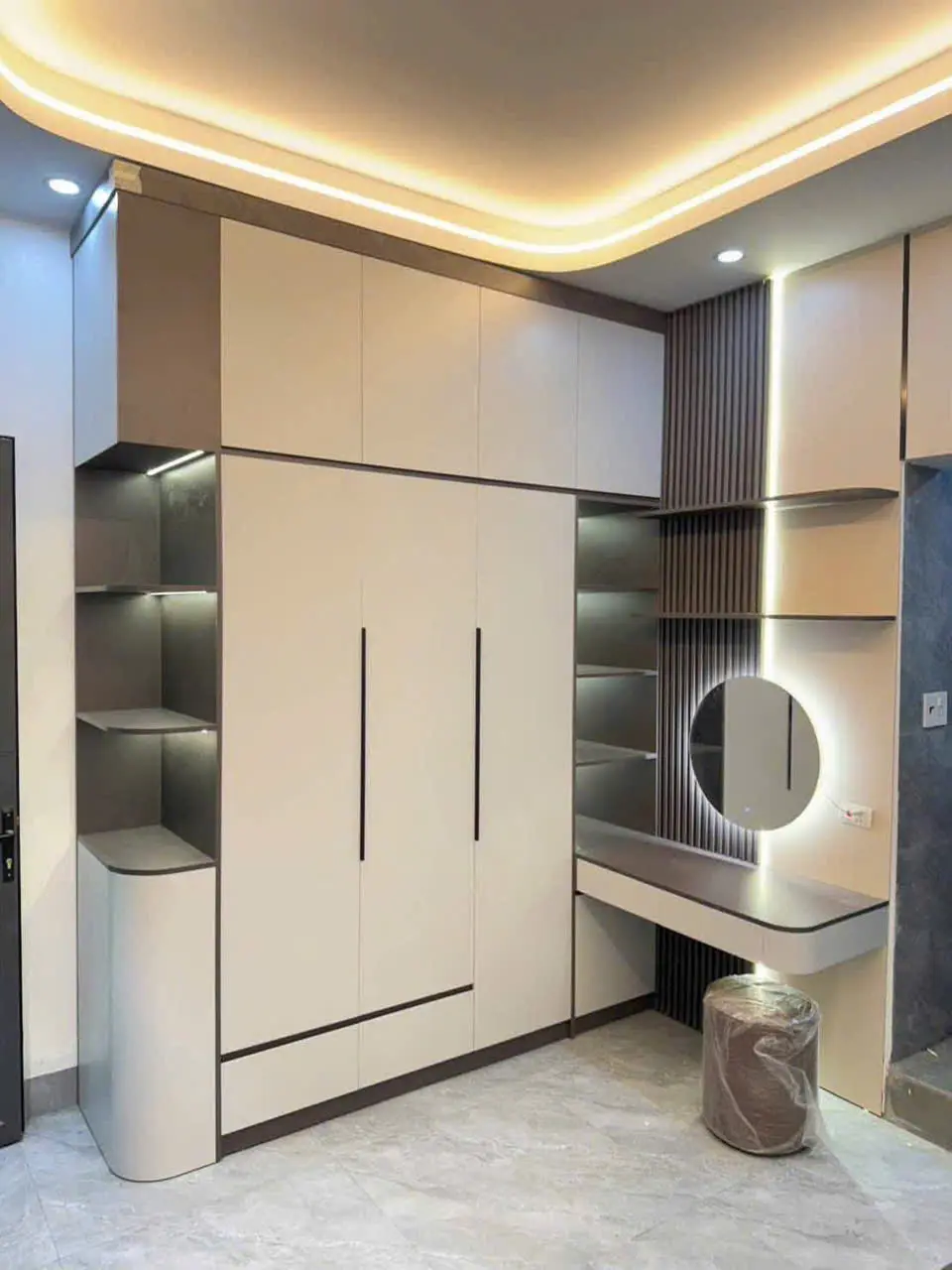 Tủ quần áo kết hợp bàn trang điểm – công trình NĐ HOME
